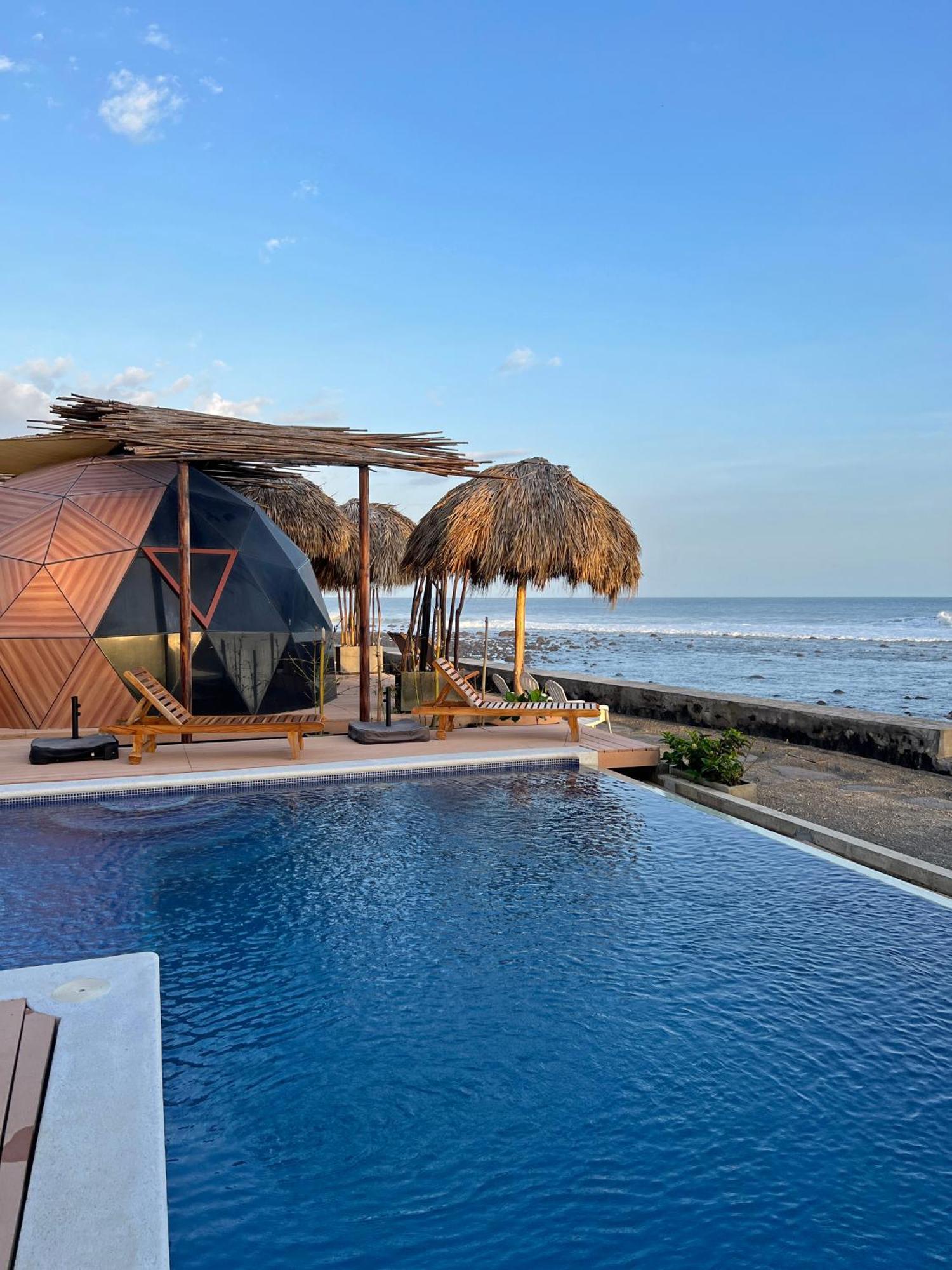 Almare Zonte - Beachfront Glamping Hotel El Zonte Exterior photo