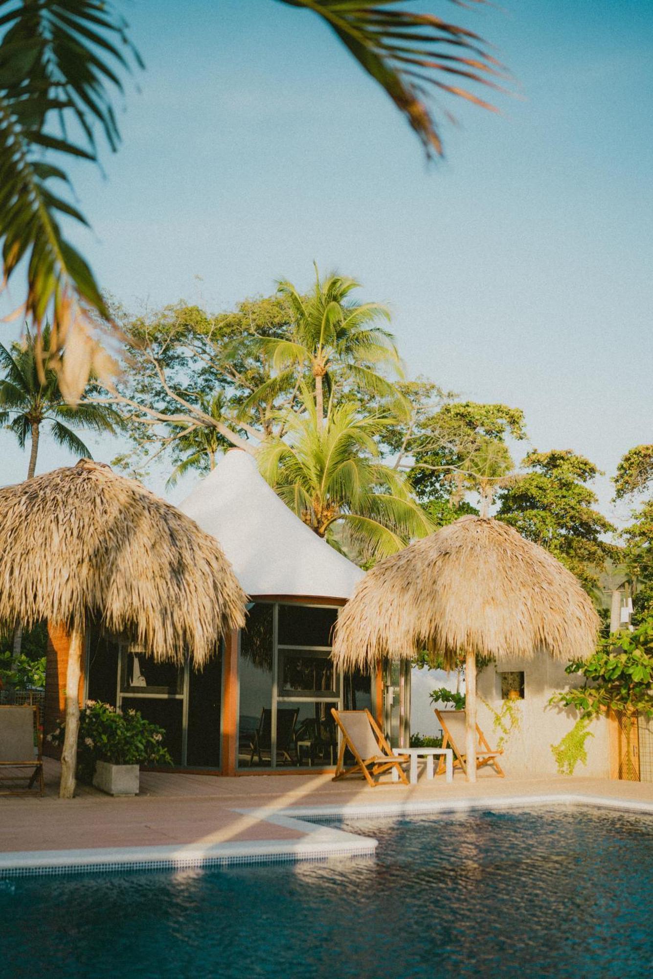 Almare Zonte - Beachfront Glamping Hotel El Zonte Exterior photo